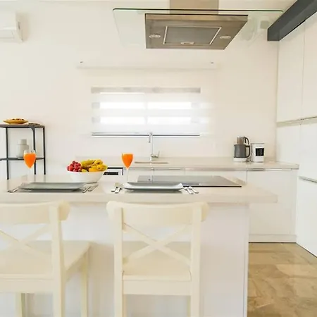 Villa Coast 2 *