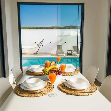Coast 2 Villa