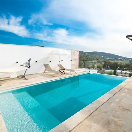 Coast 2 Villa *
